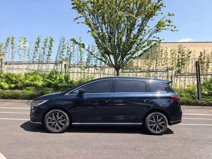 BYD Song Max Hybrid, 2022 — фото 8 из 9
