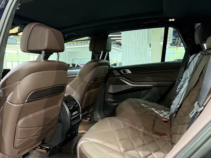 BMW X5, 2023 — фото 7 из 9