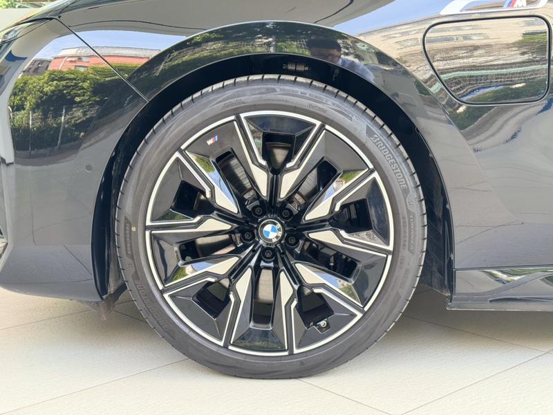 BMW i7, 2025 — фото 7 из 12