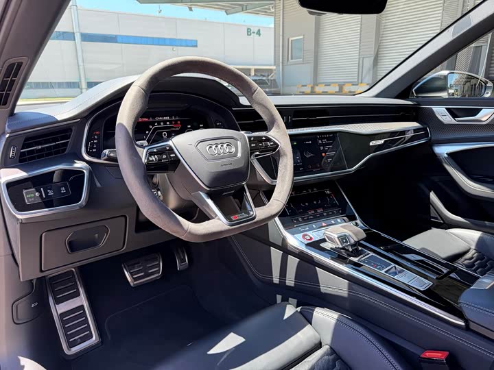 Audi RS 6, 2021 — фото 7 из 9