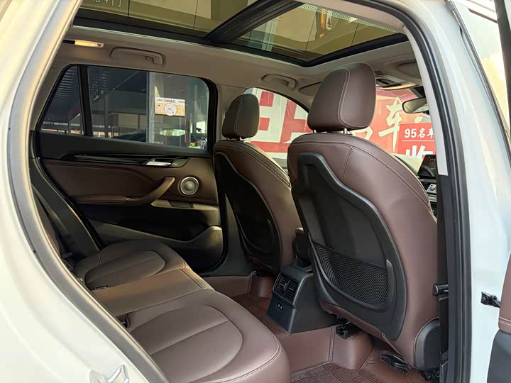 BMW X1, 2022 — фото 8 из 9