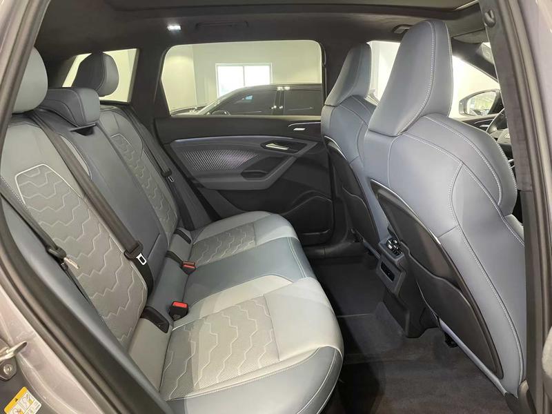 Audi Q6L e-tron, 2025 — фото 9 из 11