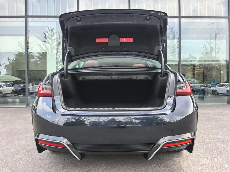 BMW i3, 2025 — фото 12 из 12