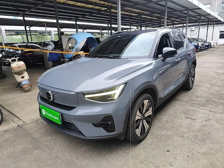 Volvo XC40 EV, 2022 — фото 2 из 9