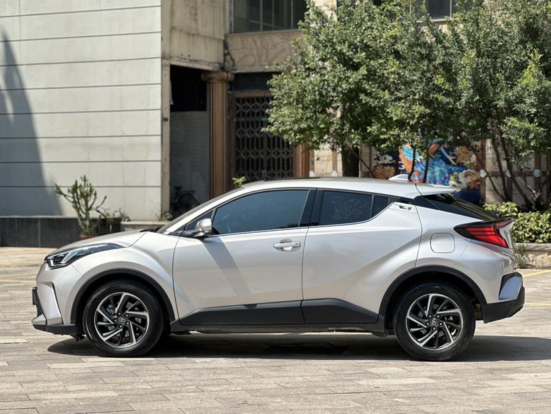 Toyota C-HR, 2022 — фото 3 из 10