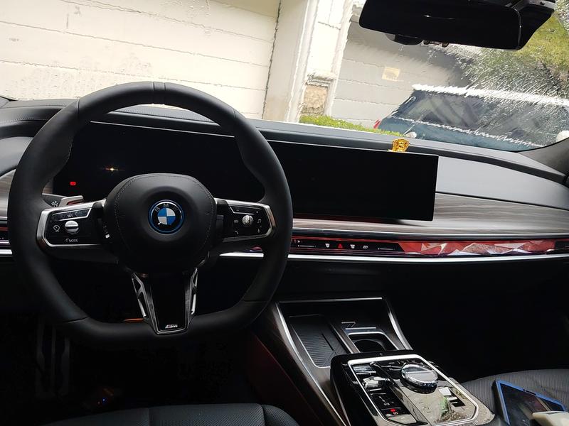 BMW i7, 2023 — фото 5 из 12