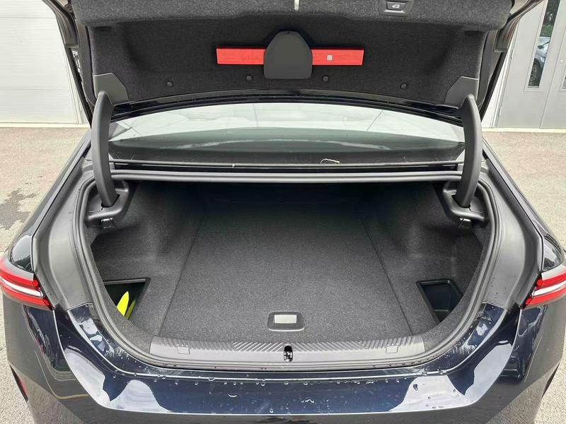 BMW i5, 2025 — фото 9 из 10