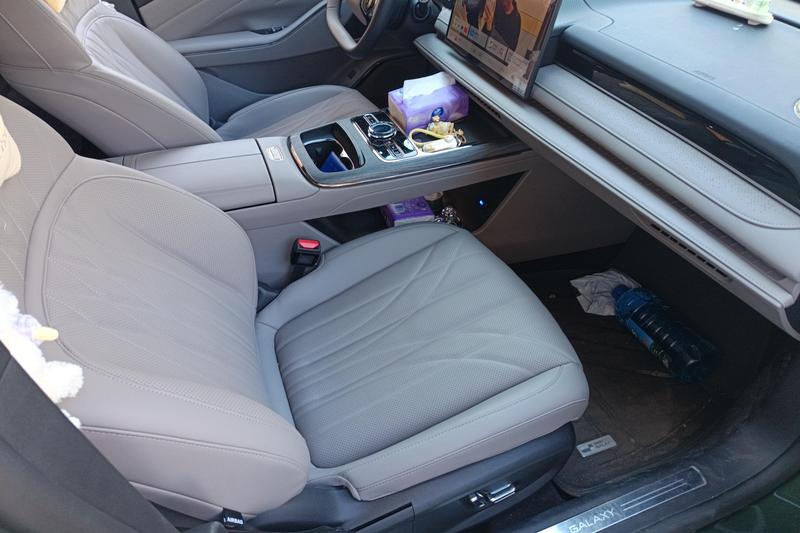Geely Galaxy Starshine 8 EM-i, 2025 — фото 8 из 11