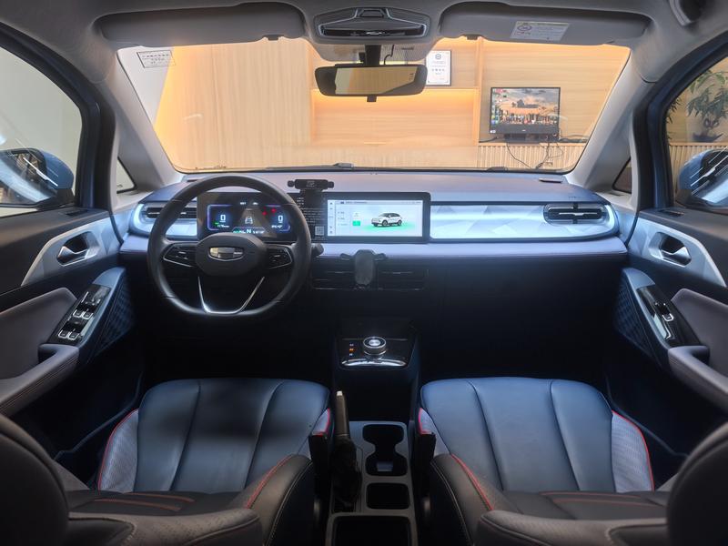 Geely Geometry E Firefly, 2023 — фото 10 из 12