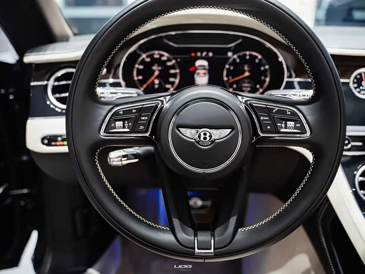 Bentley Continental GT, 2022 — фото 3 из 5