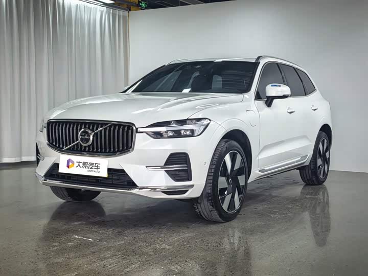 Volvo XC60 Hybrid, 2024 — купить в Белгороде под ключ