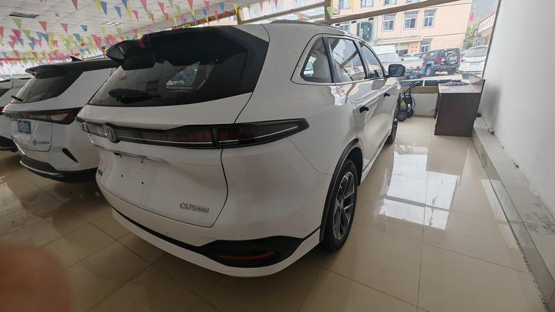 Changan CS75 Plus, 2025 — фото 6 из 12