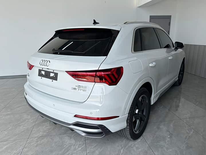 Audi Q3, 2023 — фото 6 из 9