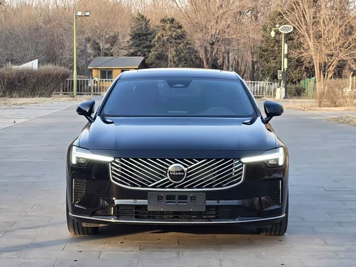 Volvo S90, 2025 — фото 2 из 9