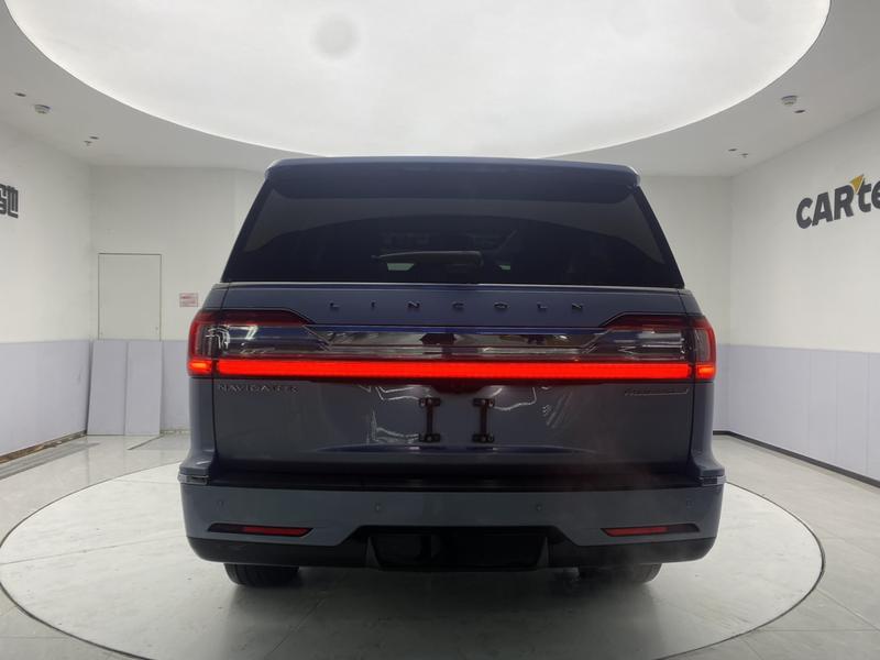 Lincoln Navigator, 2023 — фото 6 из 12
