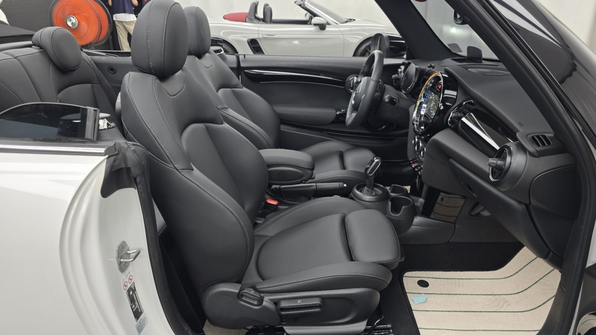 Mini Cooper Convertible, 2024 — фото 11 из 12