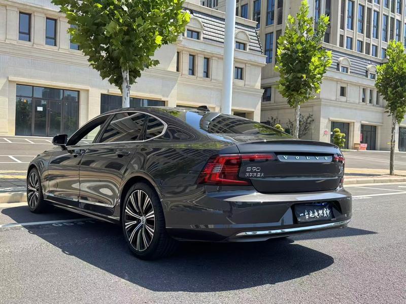 Volvo S90, 2023 — фото 4 из 12