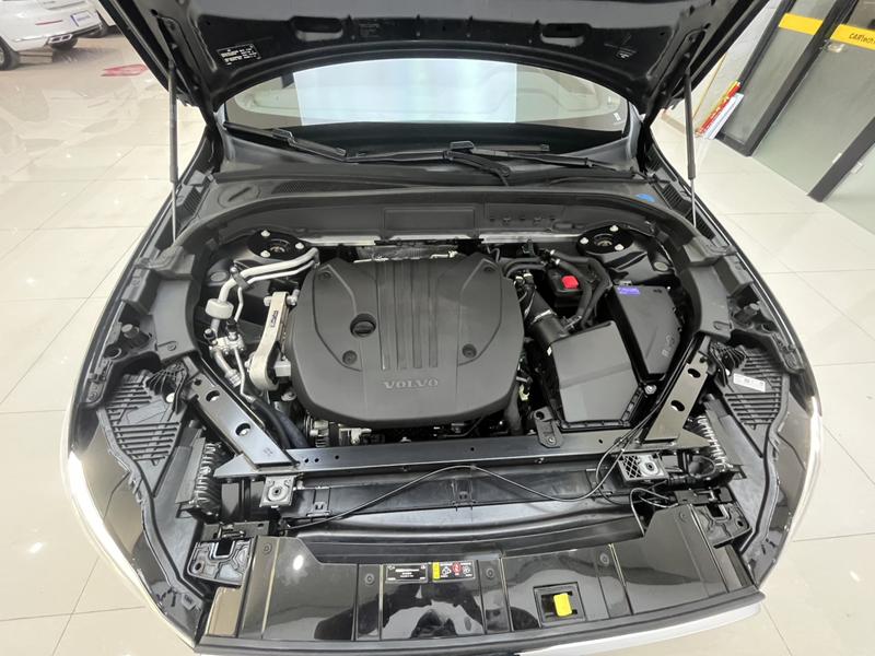 Volvo XC60, 2021 — фото 9 из 12