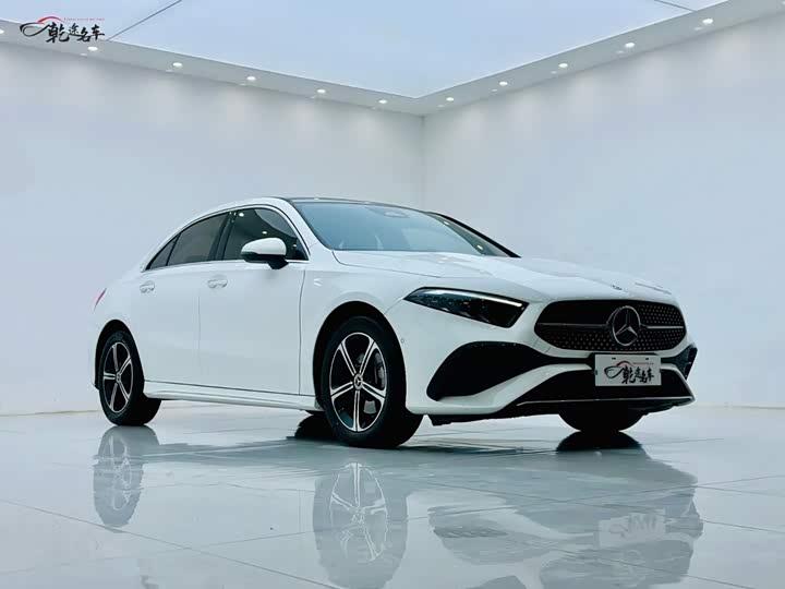 Mercedes-Benz A-Class, 2024 — фото 3 из 9