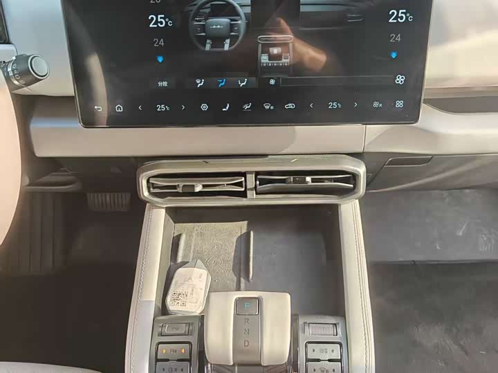 BYD FangChengBao Titanium 3 (Tai 3), 2025 — фото 8 из 9