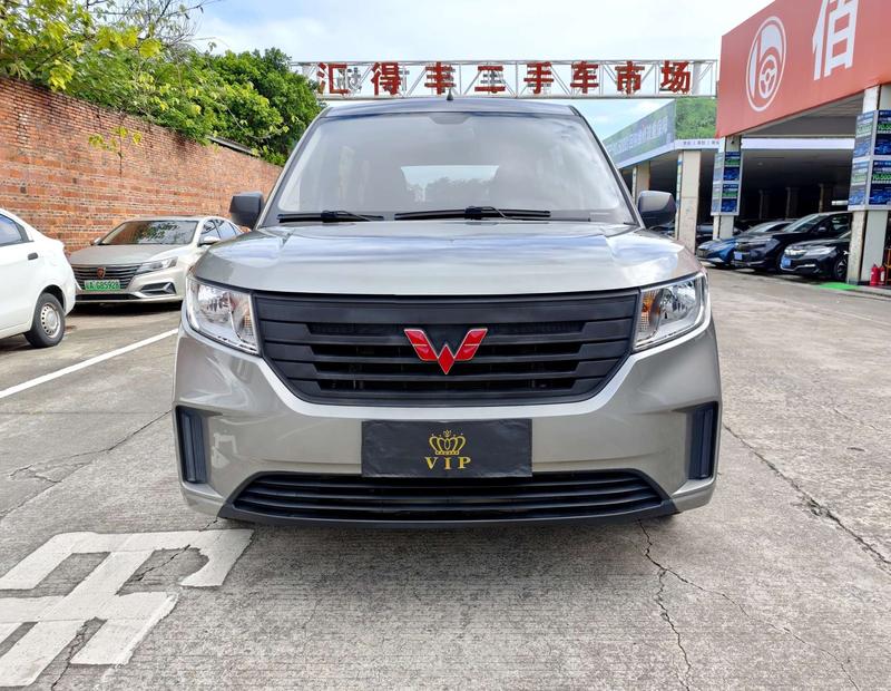 Wuling Hongguang Plus, 2022 — фото 2 из 12
