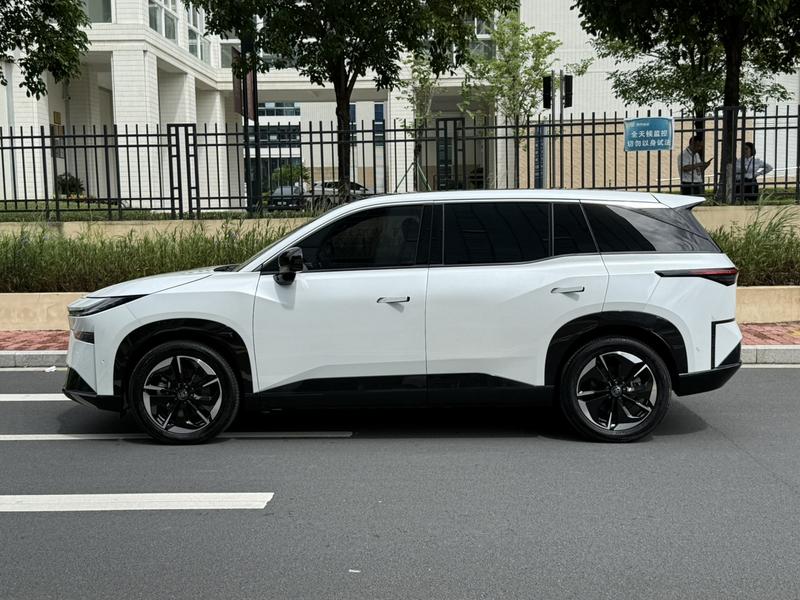 Toyota bZ3X, 2025 — фото 4 из 12