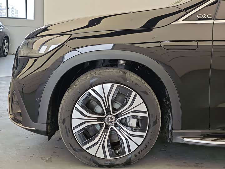 Mercedes-Benz EQE SUV, 2026 — фото 8 из 9