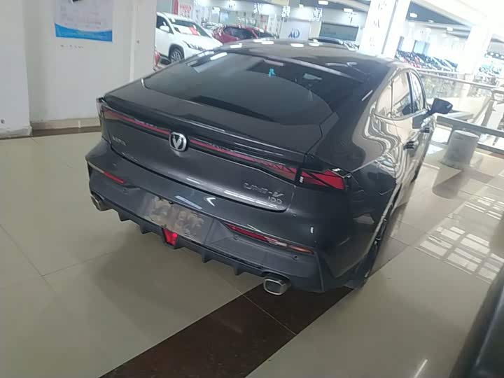 Changan UNI-V Hybrid, 2023 — фото 7 из 9