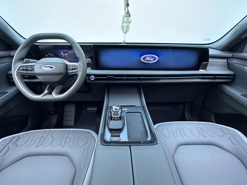 Ford Edge, 2023 — фото 8 из 12