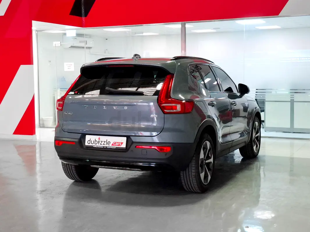 Volvo XC40, 2023 — фото 6 из 10