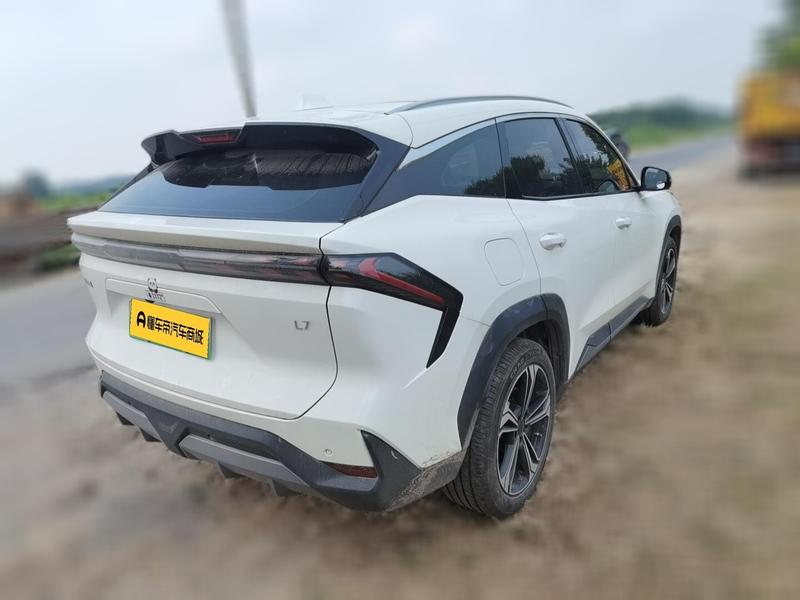 Geely Galaxy L7, 2025 — фото 2 из 12