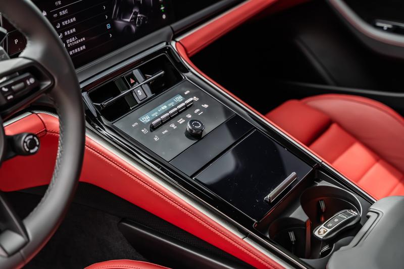 Porsche Panamera, 2025 — фото 12 из 12