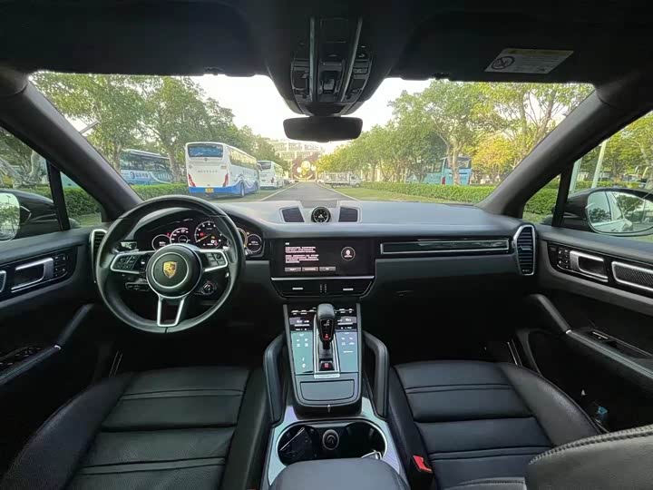Porsche Cayenne Hybrid, 2022 — фото 9 из 9