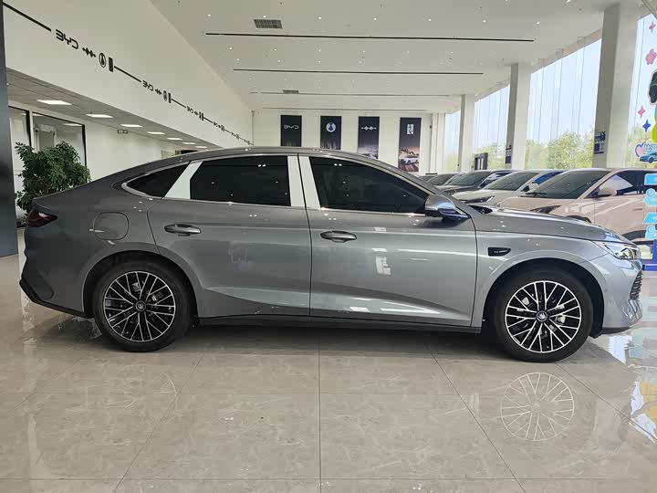 BYD Qin L, 2024 — фото 4 из 9