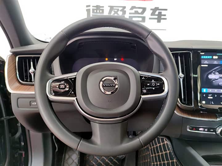 Volvo XC60, 2024 — фото 12 из 12