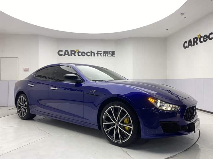 Maserati Ghibli, 2022 — фото 2 из 9