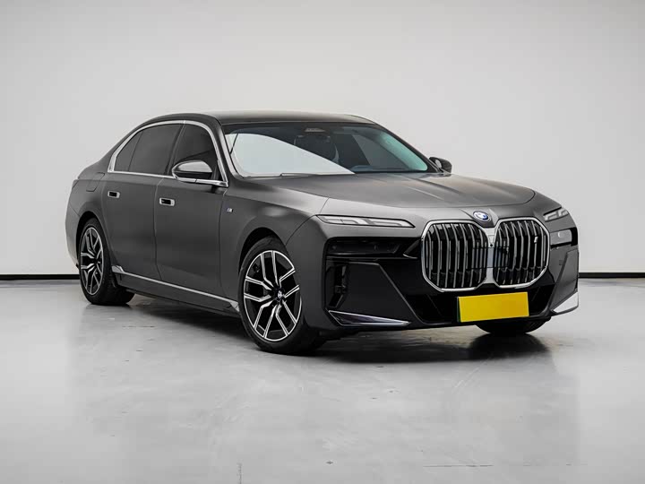 BMW i7, 2023 — фото 5 из 9