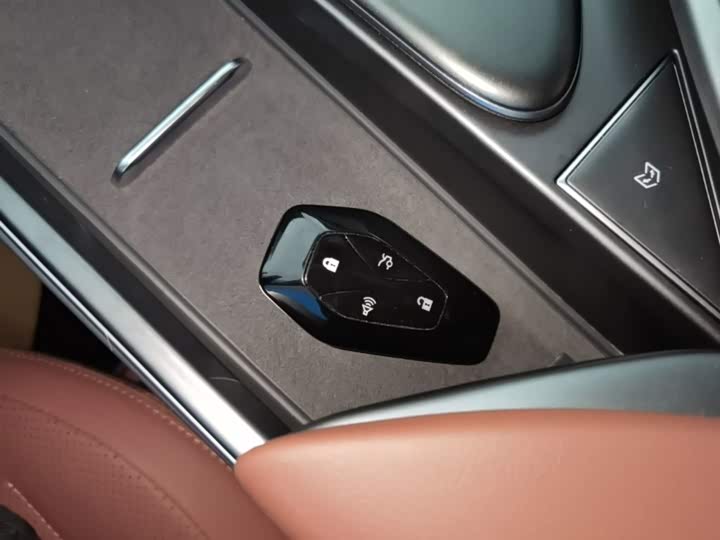 BAIC Arcfox Alpha T5, 2025 — фото 9 из 9