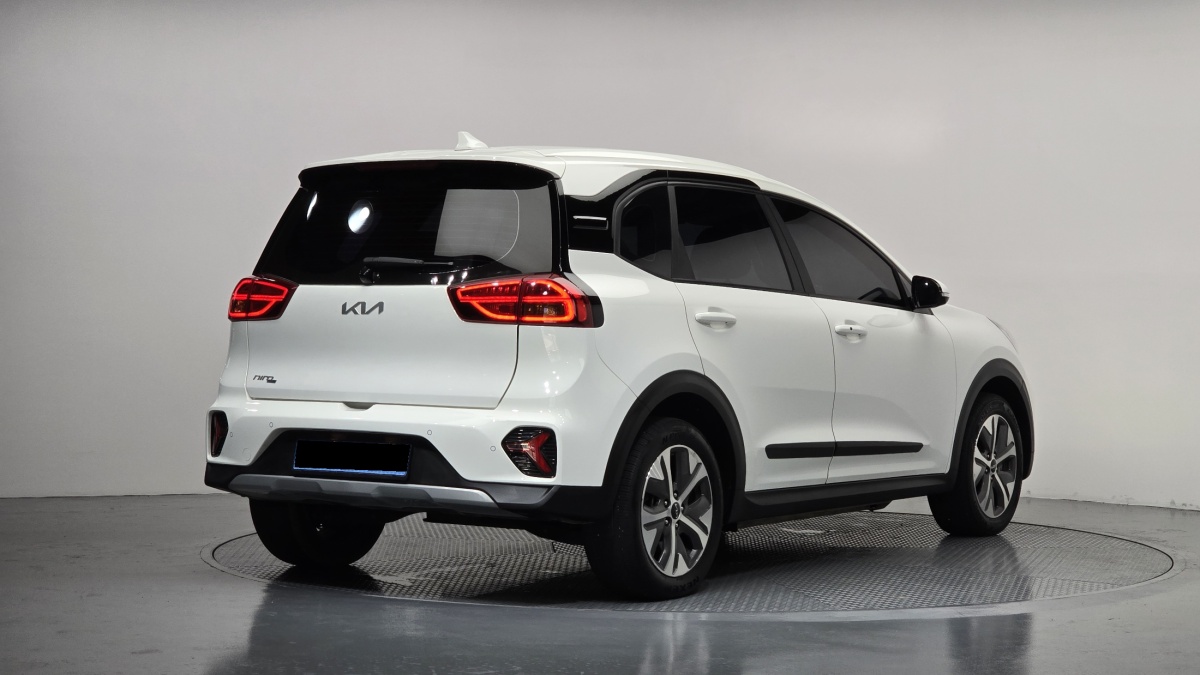 Kia Niro, 2022 — фото 2 из 12