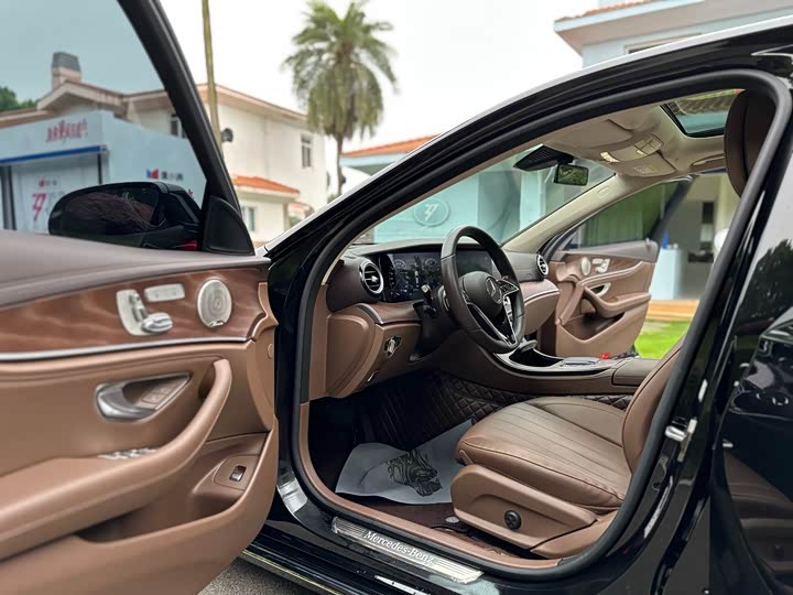 Mercedes-Benz E-Class, 2022 — фото 9 из 9