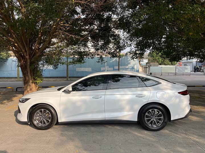 BYD Qin L, 2024 — фото 3 из 9
