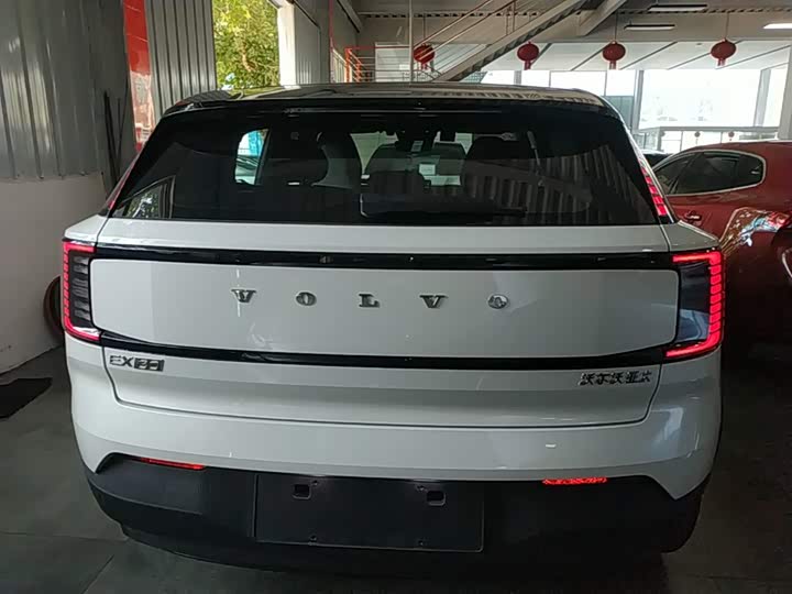 Volvo EX30, 2025 — фото 6 из 9
