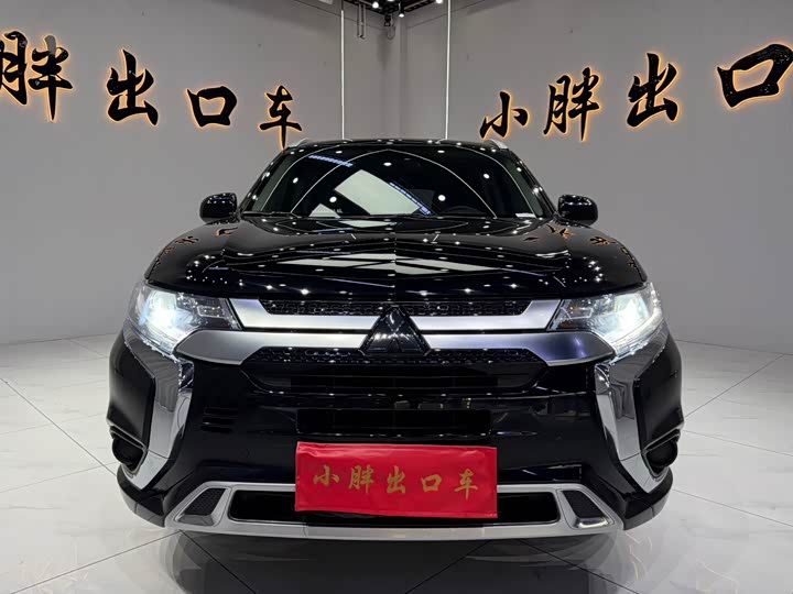 Mitsubishi Outlander, 2022 — фото 2 из 9