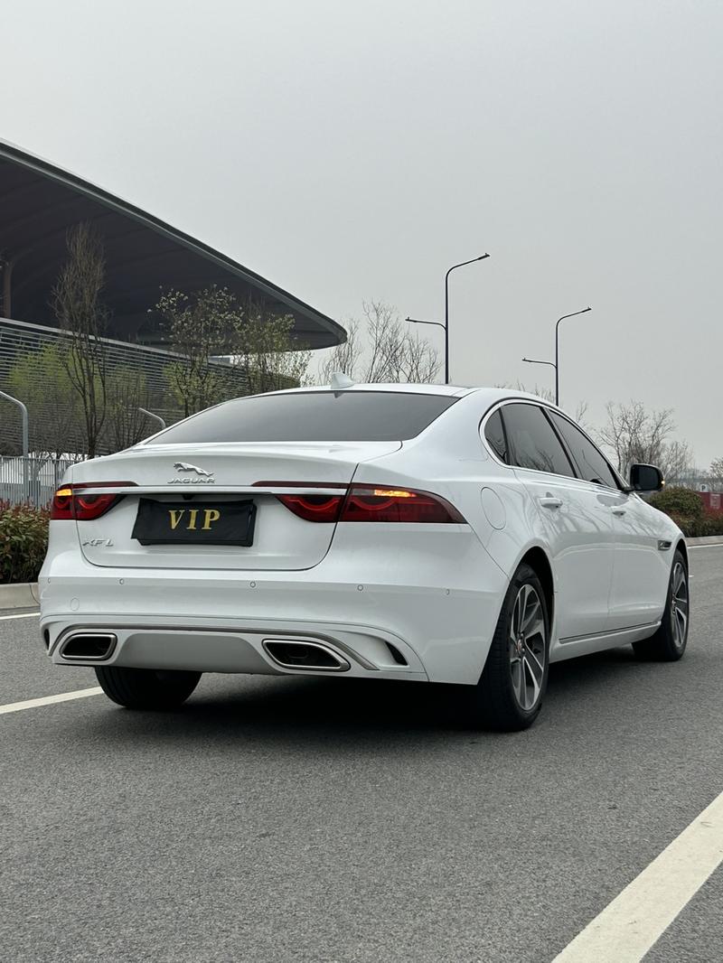 Jaguar XF L, 2023 — фото 6 из 8