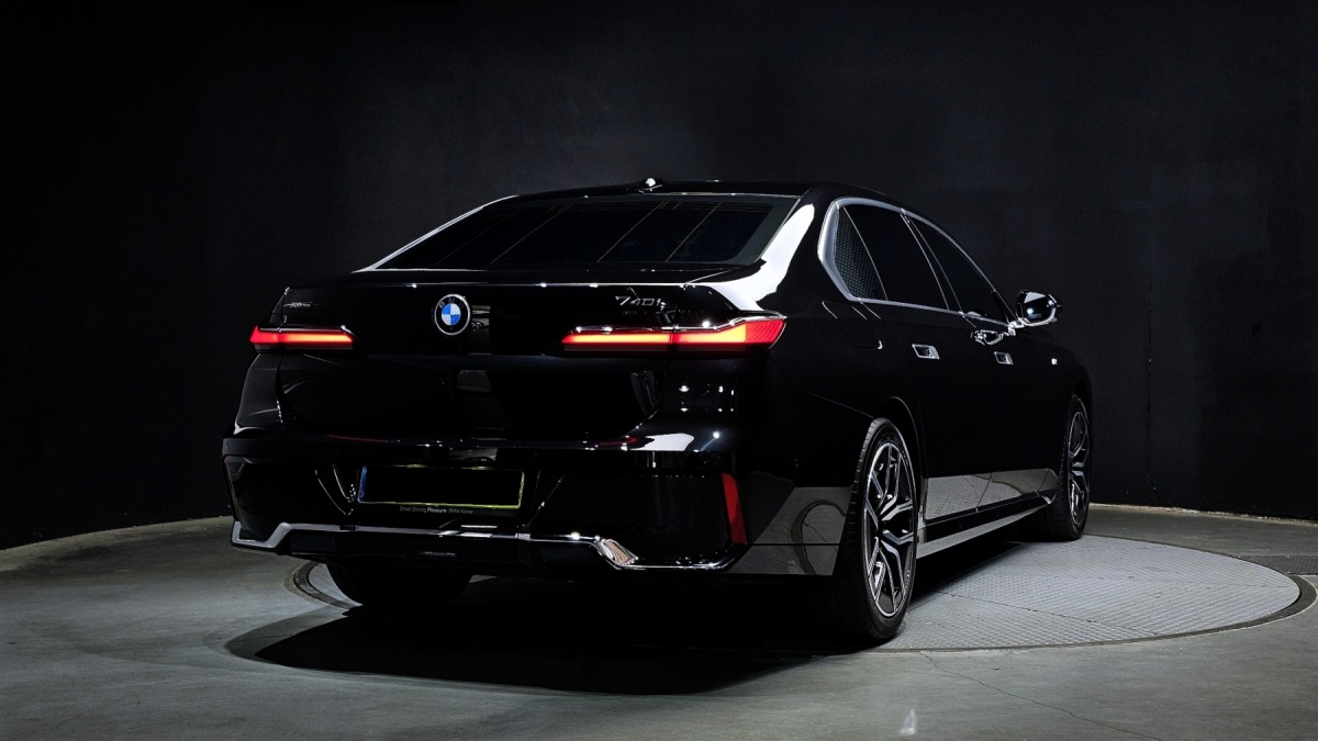 BMW 7 Series, 2025 — фото 2 из 12