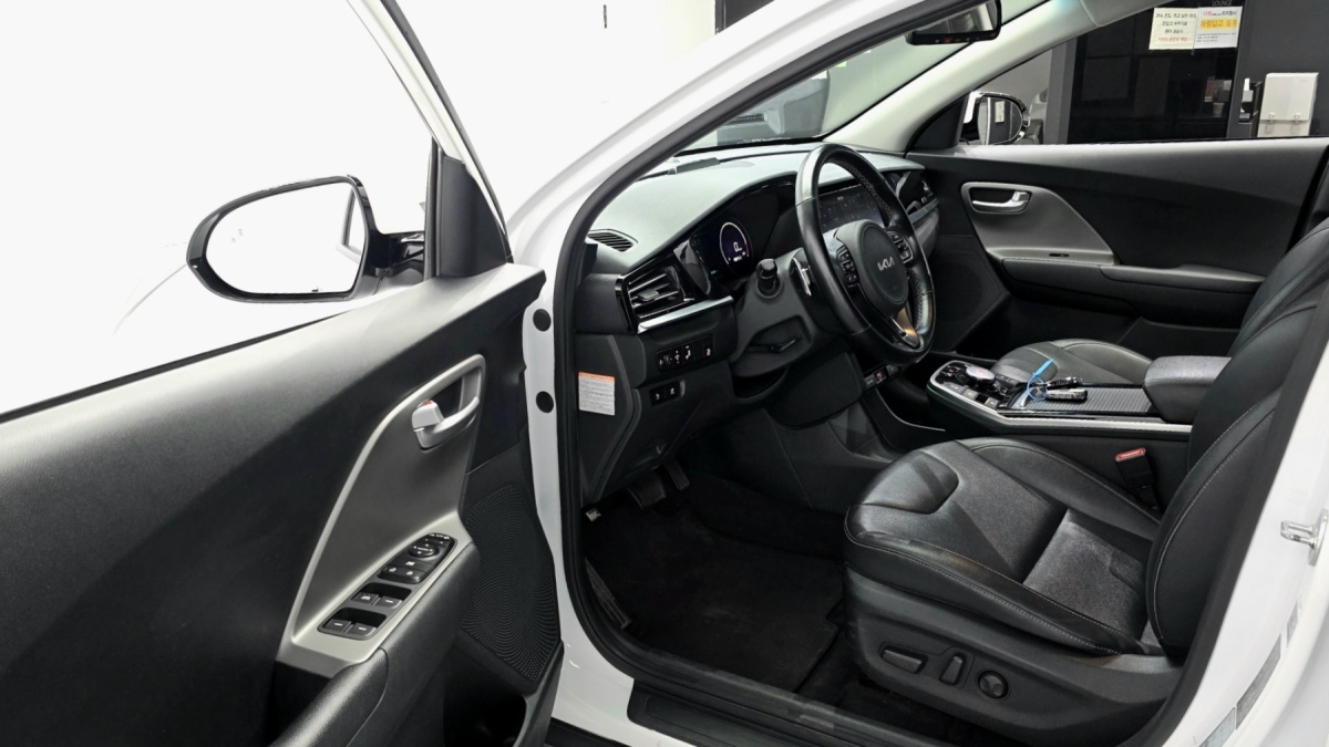 Kia Niro, 2022 — фото 9 из 12