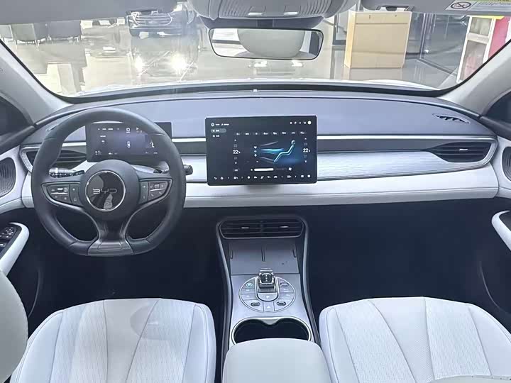 BYD Seal 05 DM-i Hybrid, 2025 — фото 8 из 9