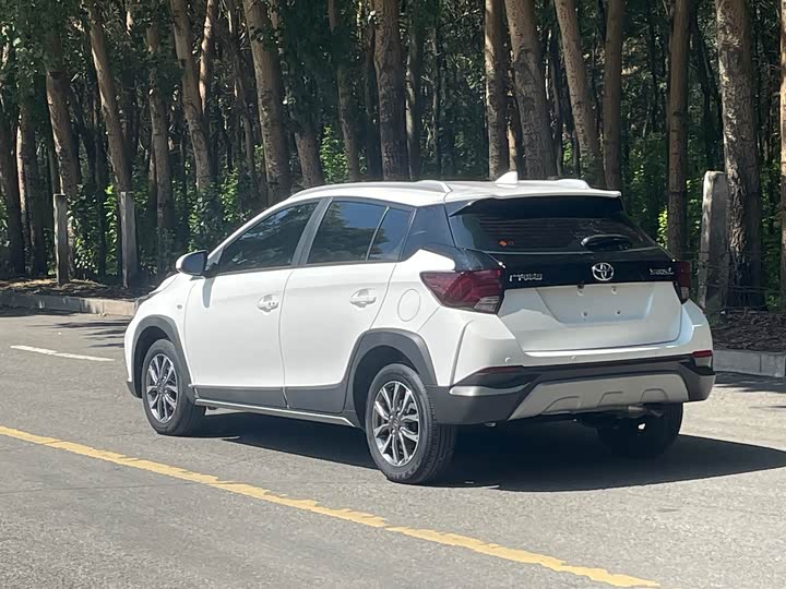 Toyota Yaris L Hatchback, 2022 — фото 4 из 9