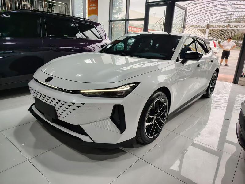 Changan UNI-V Hybrid, 2026 — купить в Санкт-Петербурге под ключ