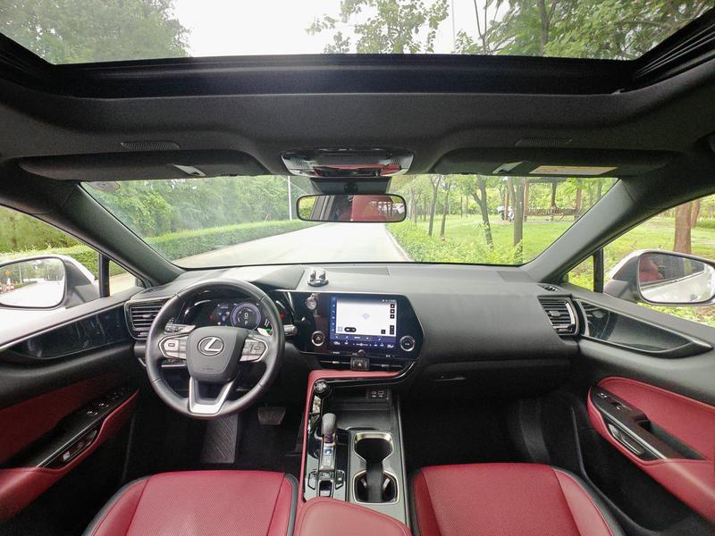 Lexus NX, 2022 — фото 9 из 12
